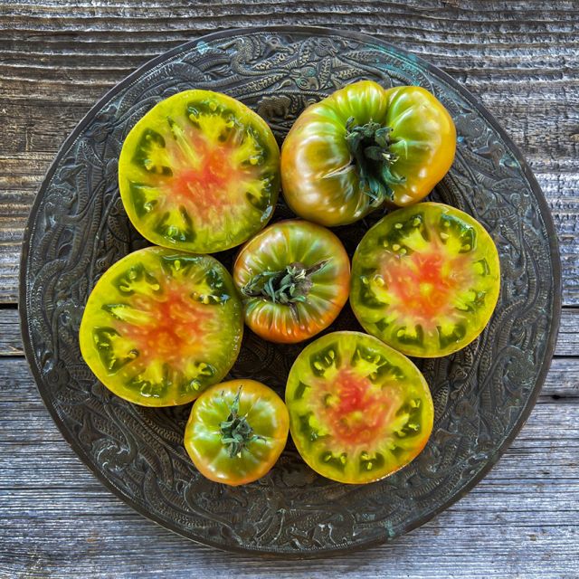 TOMATO PLANT ANANAS NOIR TOMATO OR BLACK PINEAPPLE